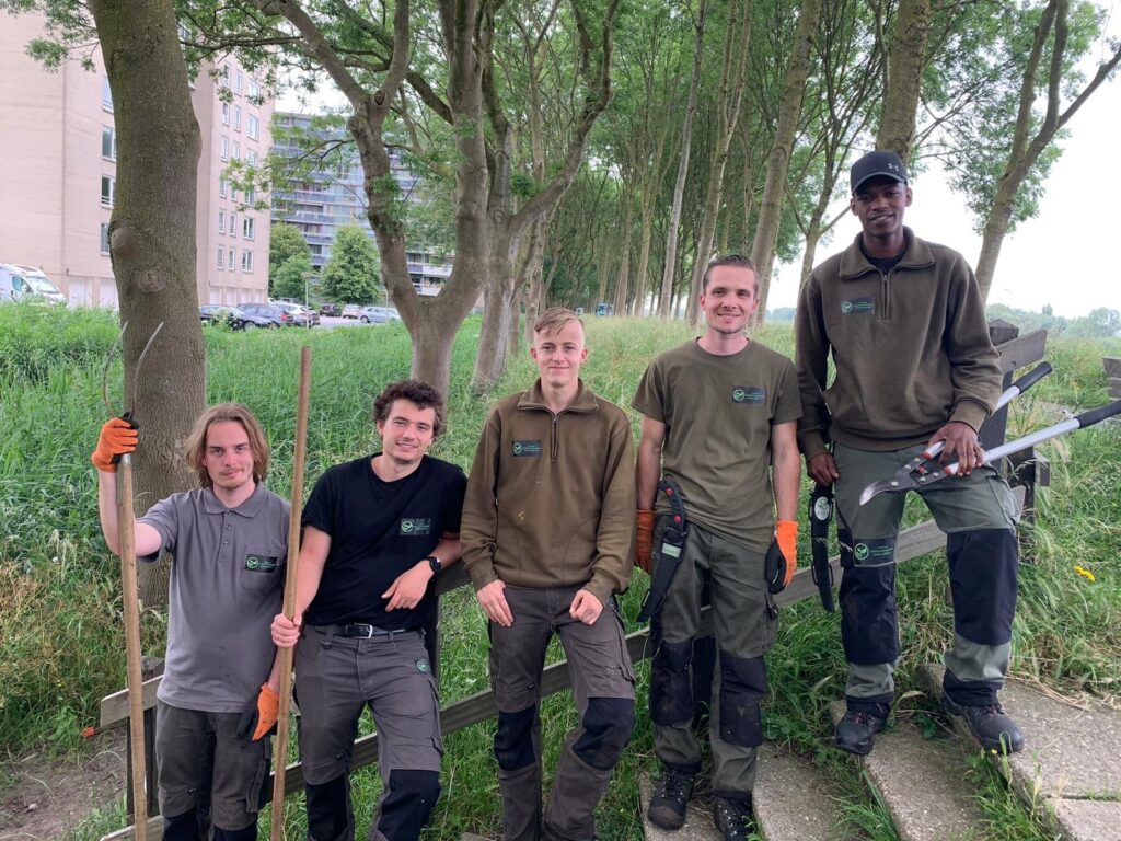 Er wordt nu gewerkt met 5 personen plus de voorman/leermeester